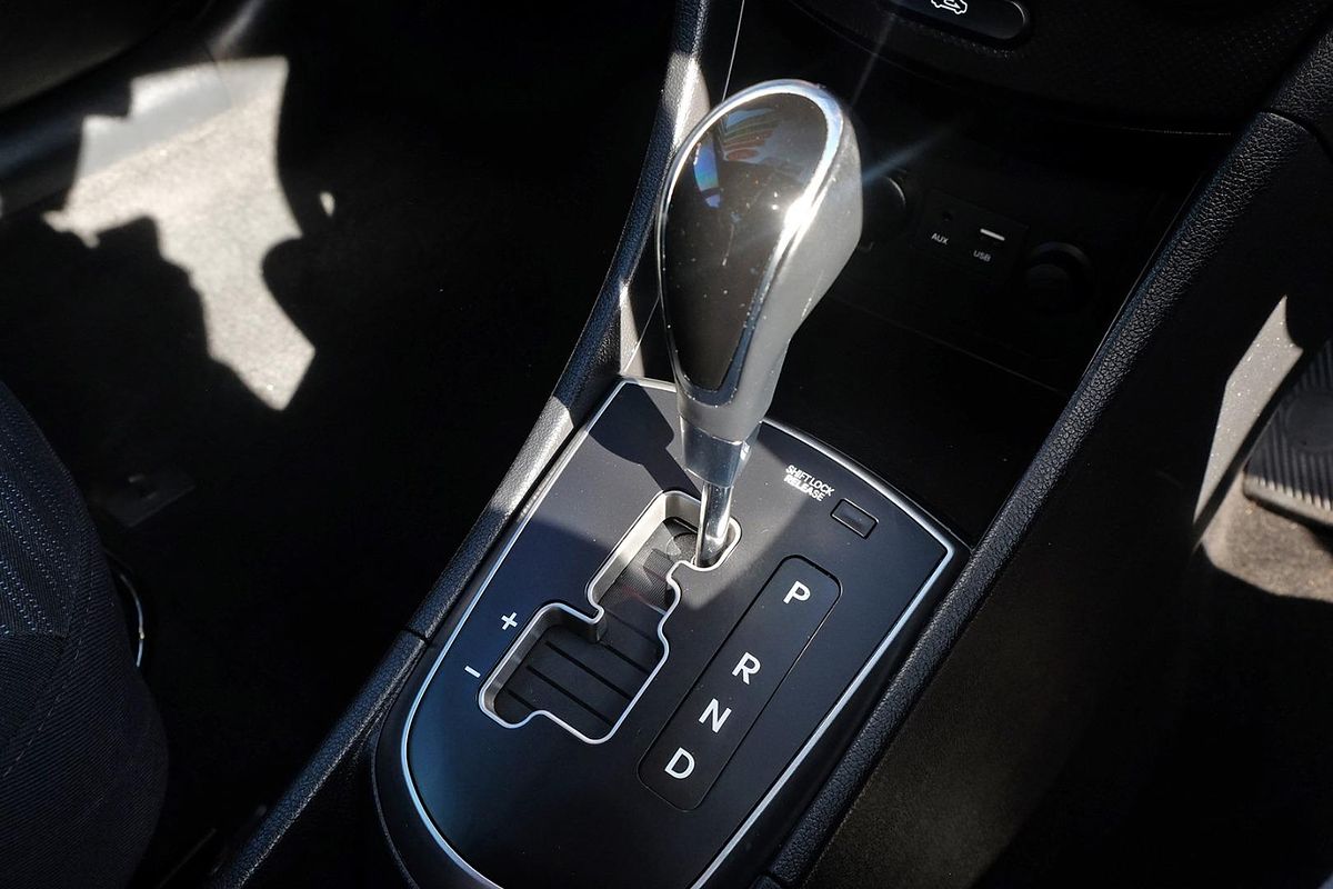 2019 Hyundai Accent Sport RB6