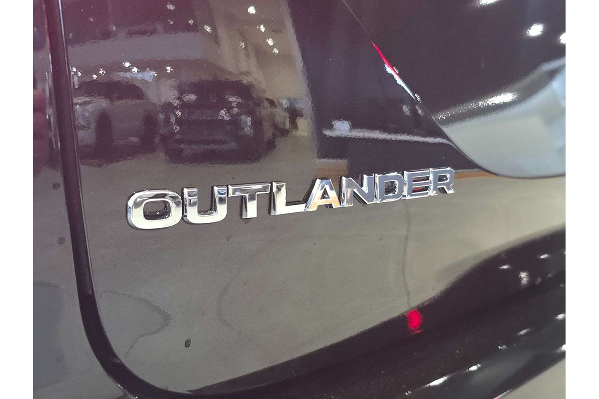 2025 Mitsubishi Outlander PHEV Exceed ZM