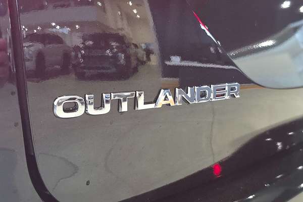 2025 Mitsubishi Outlander PHEV Exceed ZM