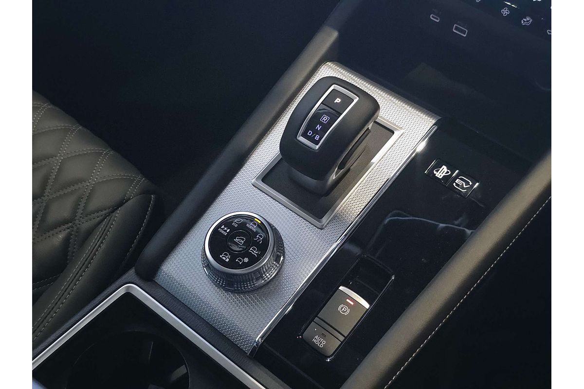 2025 Mitsubishi Outlander PHEV Exceed ZM