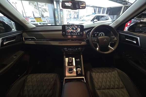 2025 Mitsubishi Outlander PHEV Exceed ZM