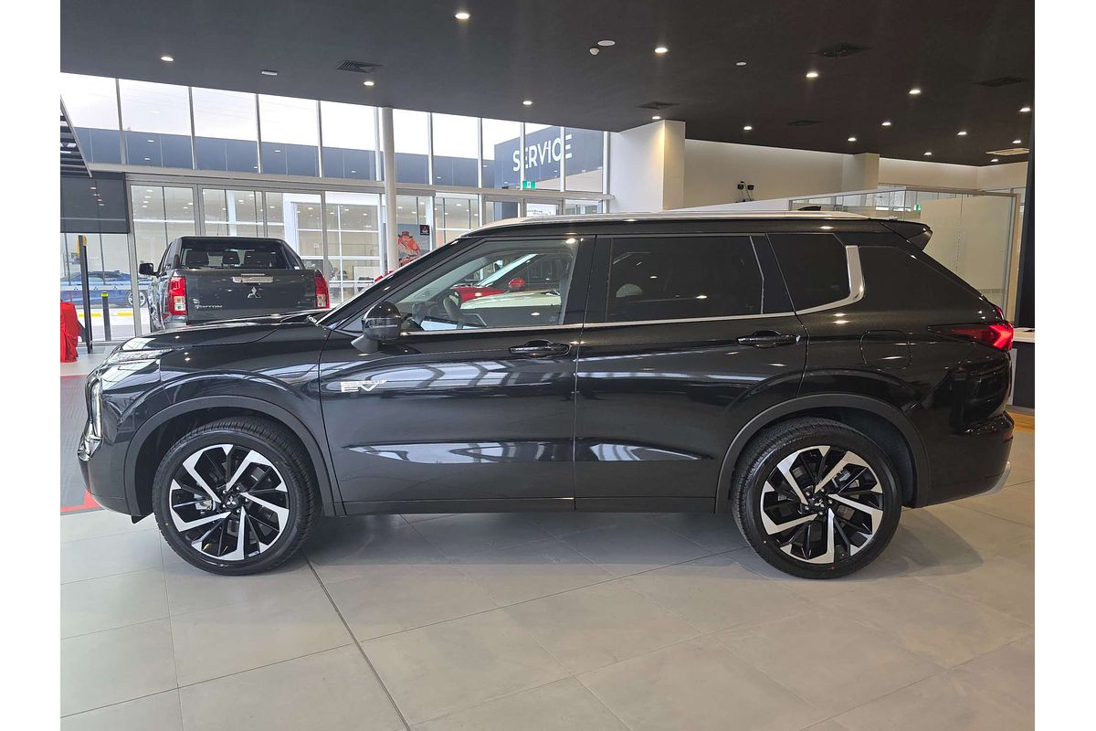2025 Mitsubishi Outlander PHEV Exceed ZM
