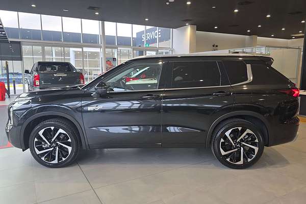 2025 Mitsubishi Outlander PHEV Exceed ZM
