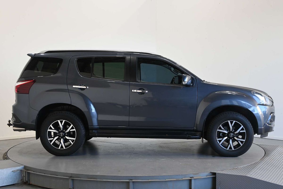 2020 Isuzu MU-X LS-T