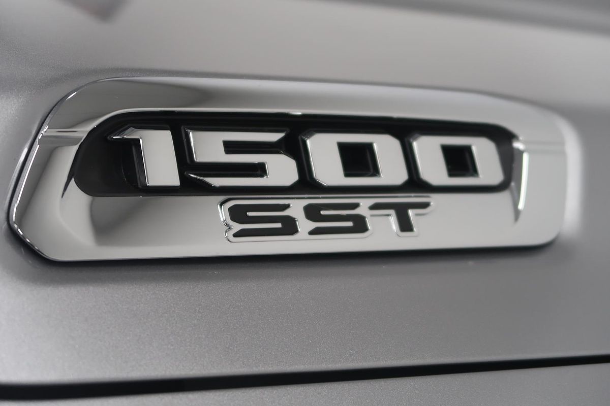 2025 RAM 1500 Laramie Sport Hurricane SO RamBox DT 4X4 SWB
