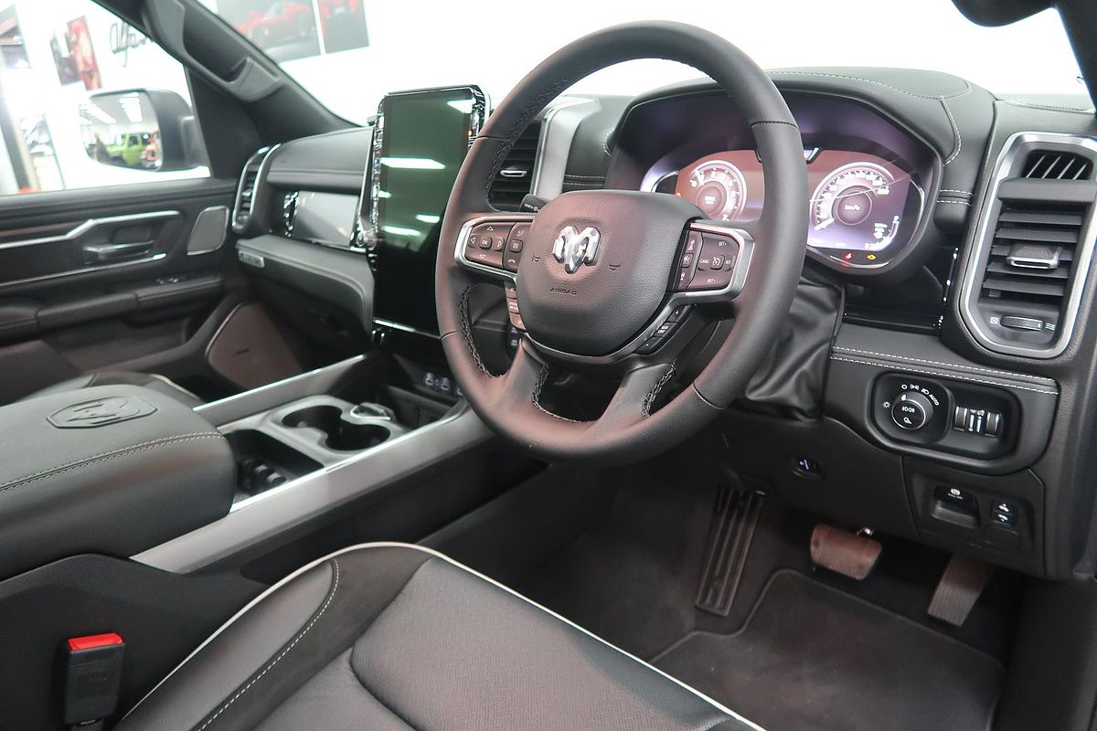2025 RAM 1500 Laramie Sport Hurricane SO RamBox DT 4X4 SWB