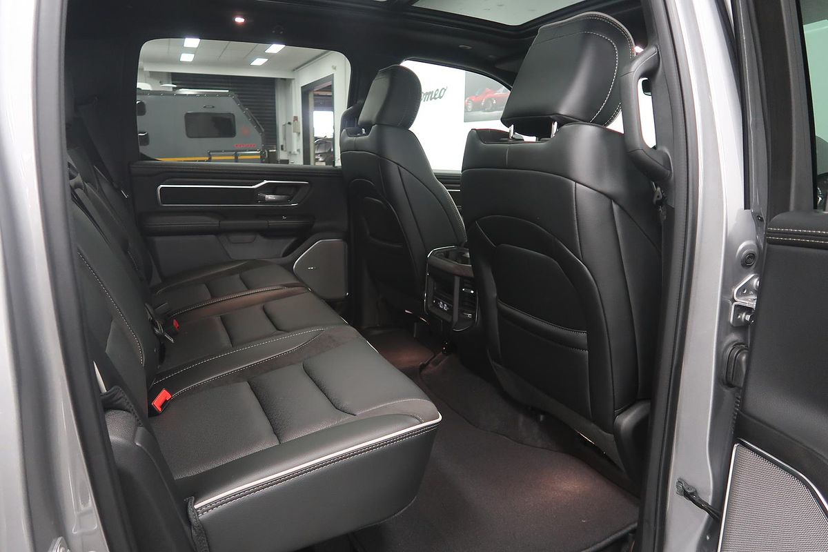 2025 RAM 1500 Laramie Sport Hurricane SO RamBox DT 4X4 SWB
