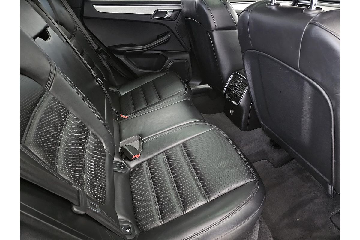 2017 Porsche Macan GTS 95B