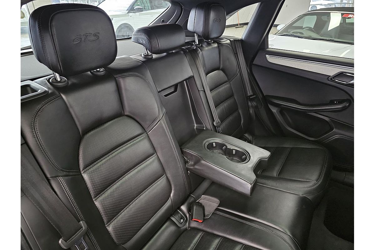 2017 Porsche Macan GTS 95B