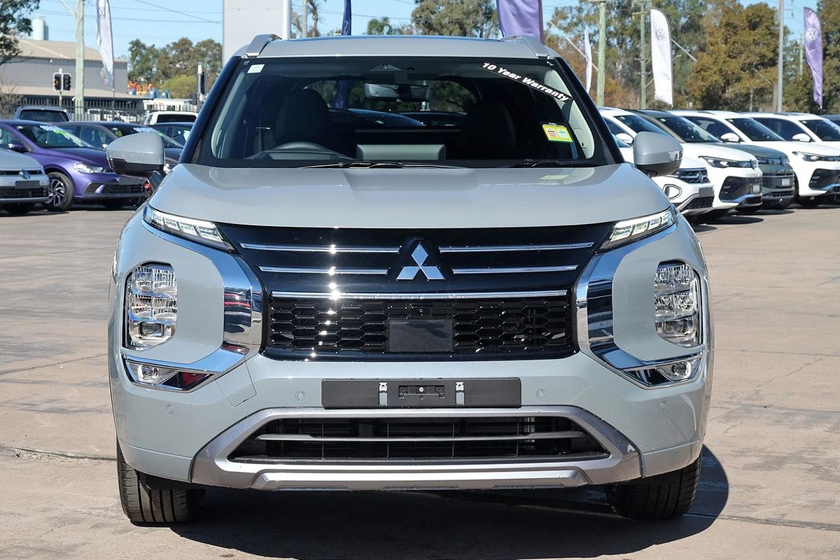 2025 Mitsubishi Outlander Exceed ZM
