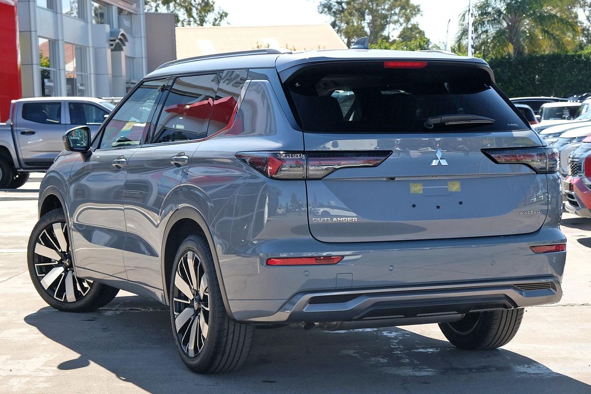 2025 Mitsubishi Outlander Exceed ZM