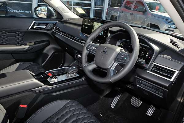 2025 Mitsubishi Outlander Exceed ZM