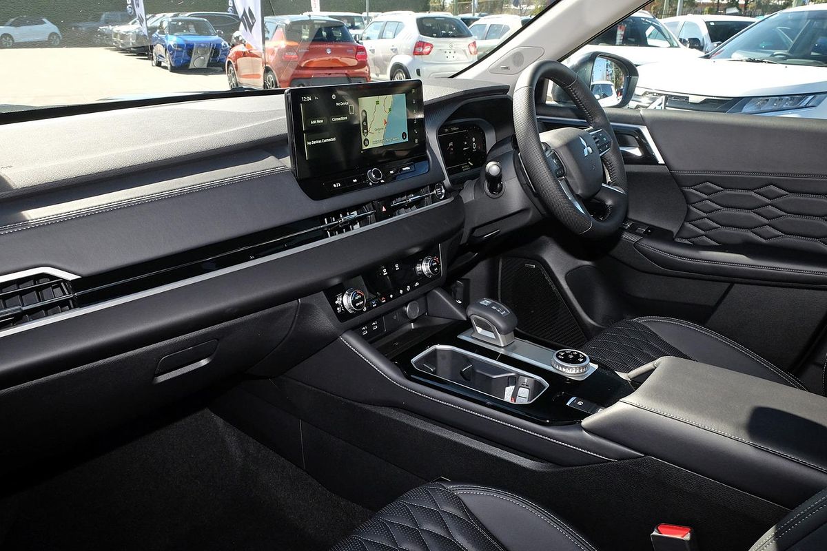 2025 Mitsubishi Outlander Exceed ZM