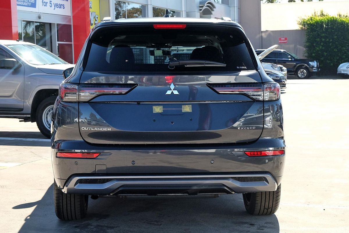 2025 Mitsubishi Outlander Exceed ZM