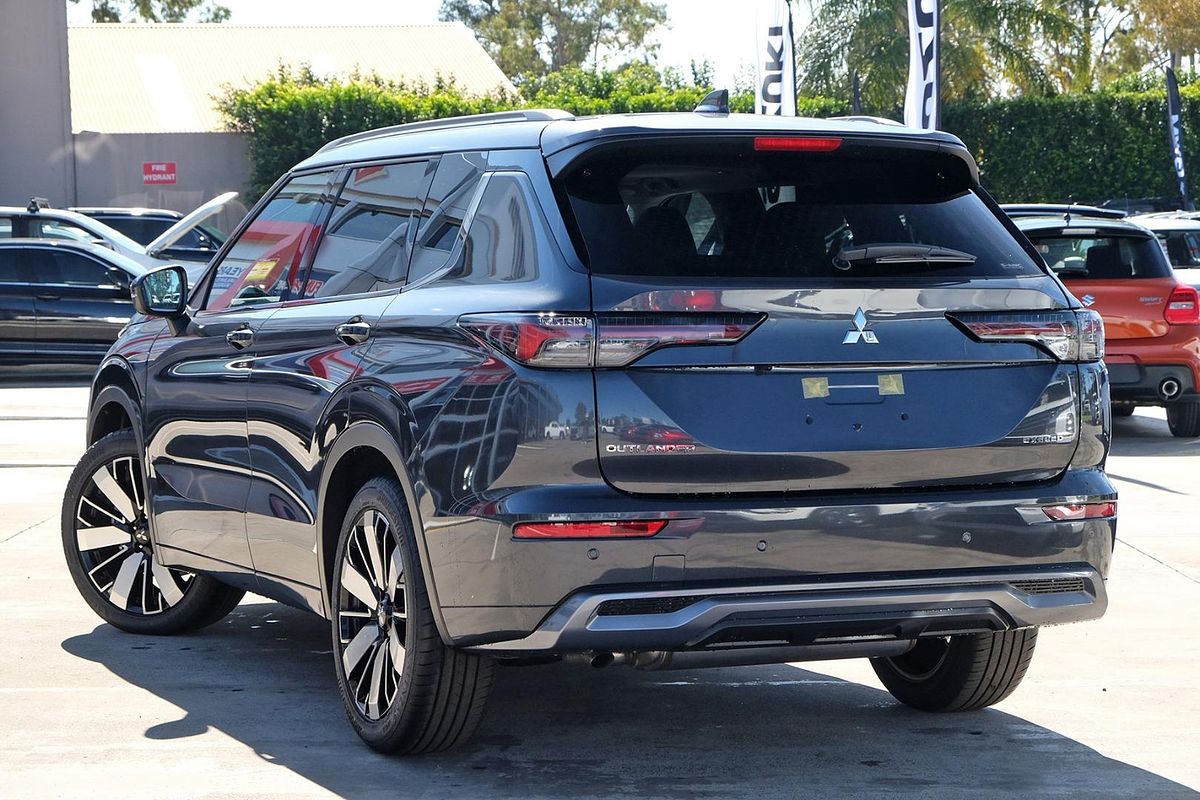 2025 Mitsubishi Outlander Exceed ZM