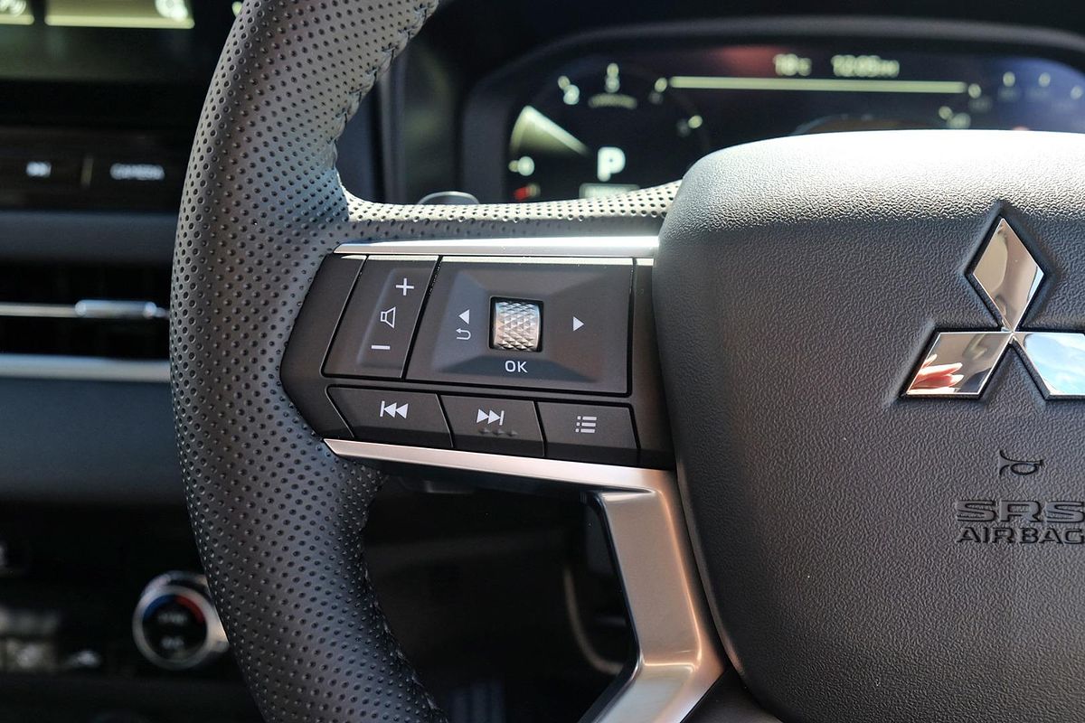 2025 Mitsubishi Outlander Exceed ZM