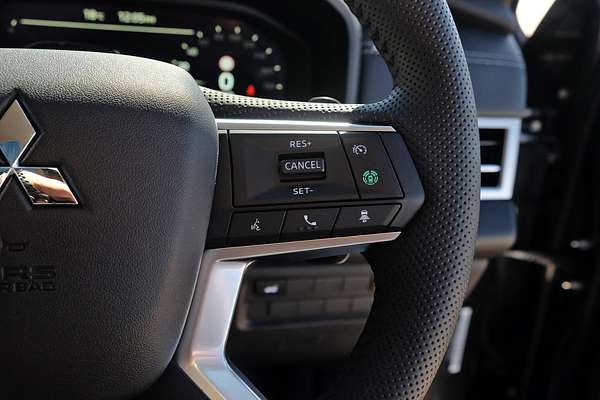 2025 Mitsubishi Outlander Exceed ZM