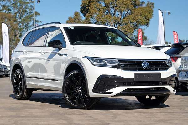 2024 Volkswagen Tiguan Wolfsburg Edition Allspace 5N