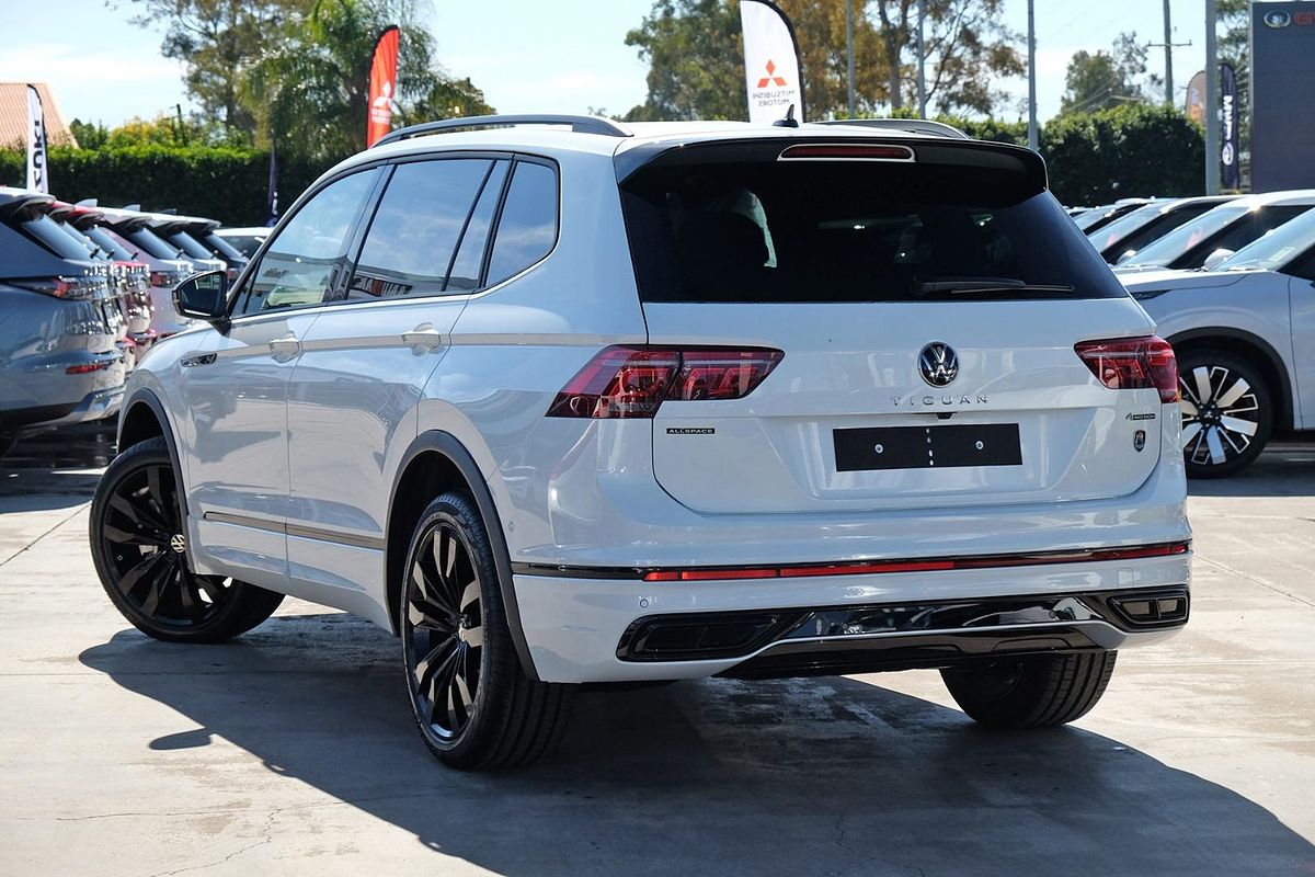 2024 Volkswagen Tiguan Wolfsburg Edition Allspace 5N