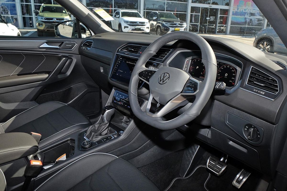 2024 Volkswagen Tiguan Wolfsburg Edition Allspace 5N