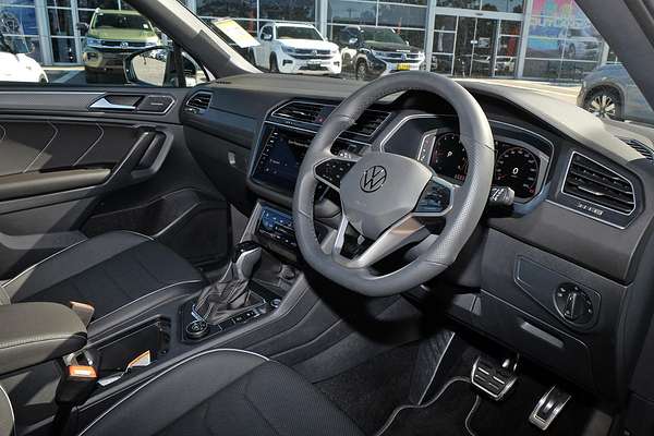 2024 Volkswagen Tiguan Wolfsburg Edition Allspace 5N