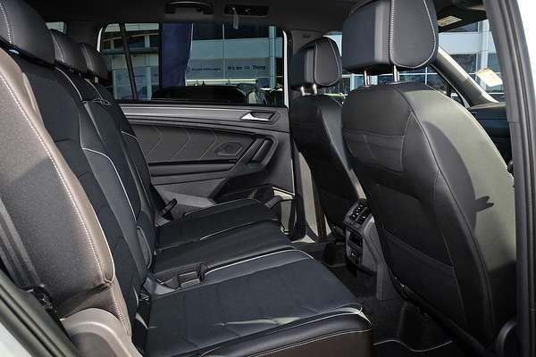 2024 Volkswagen Tiguan Wolfsburg Edition Allspace 5N