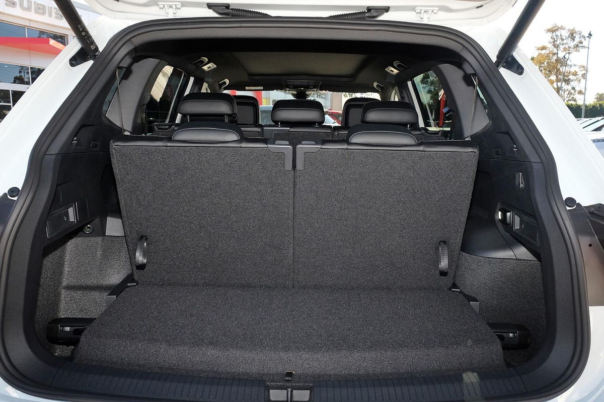 2024 Volkswagen Tiguan Wolfsburg Edition Allspace 5N