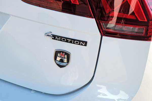 2024 Volkswagen Tiguan Wolfsburg Edition Allspace 5N