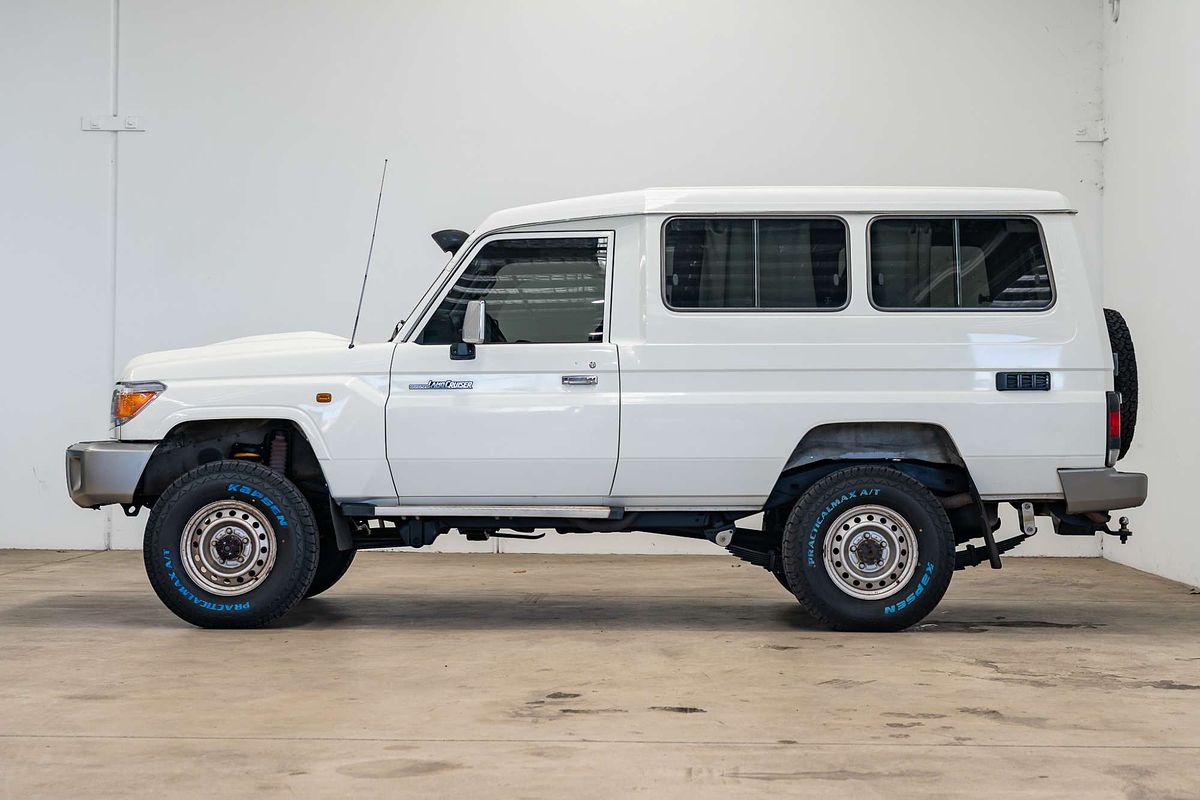 2018 Toyota Landcruiser GXL Troopcarrier VDJ78R