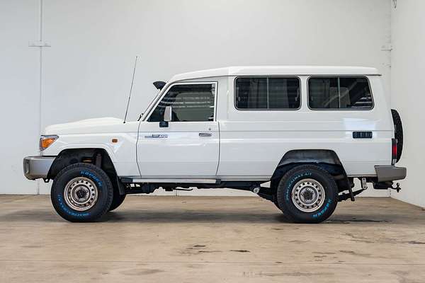 2018 Toyota Landcruiser GXL Troopcarrier VDJ78R