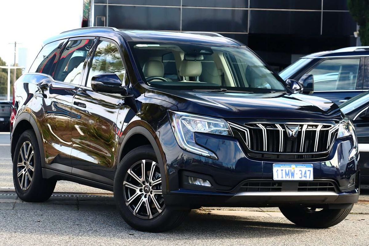 2024 Mahindra XUV700 AX7L