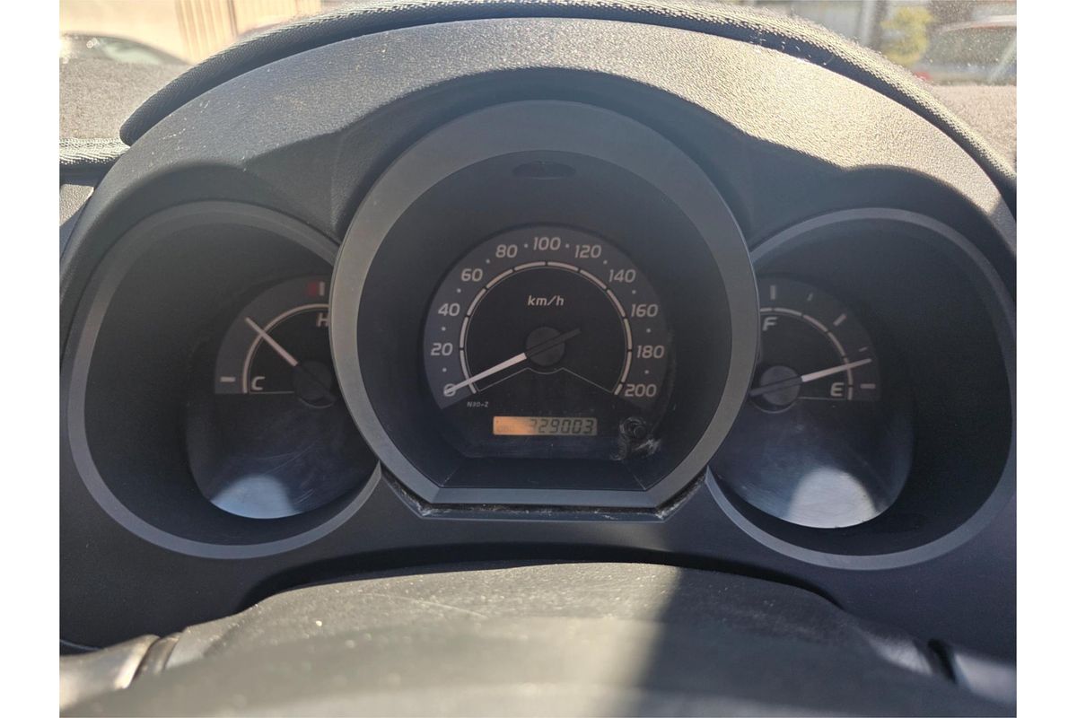 2005 Toyota Hilux Workmate TGN16R Rear Wheel Drive
