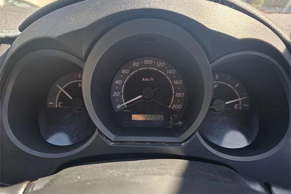 2005 Toyota Hilux Workmate TGN16R Rear Wheel Drive