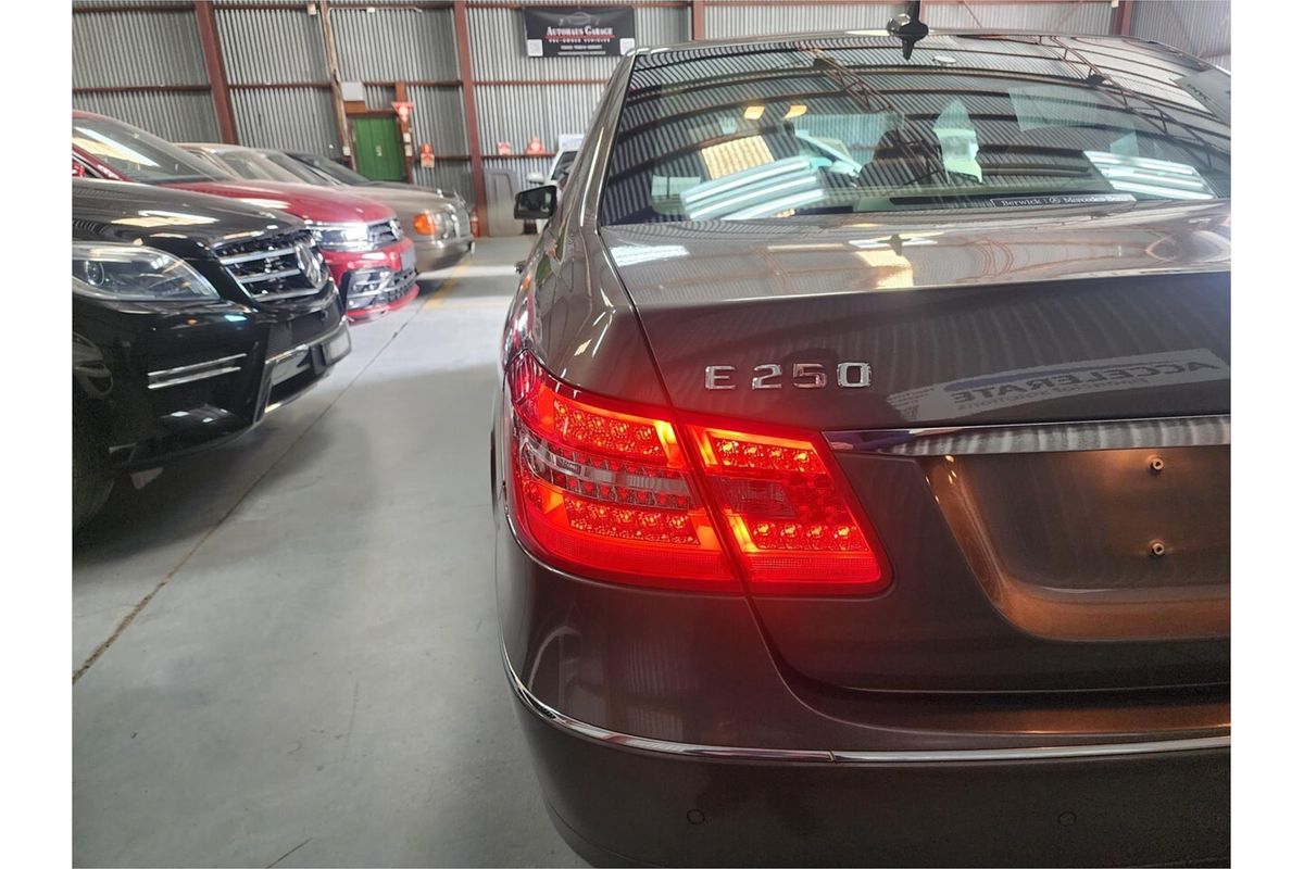 2011 Mercedes-Benz 250 CDI ELEGANCE 212 MY11