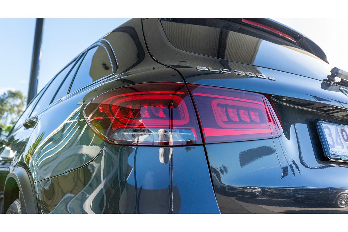 2021 Mercedes-Benz GLC-Class GLC300 e X253