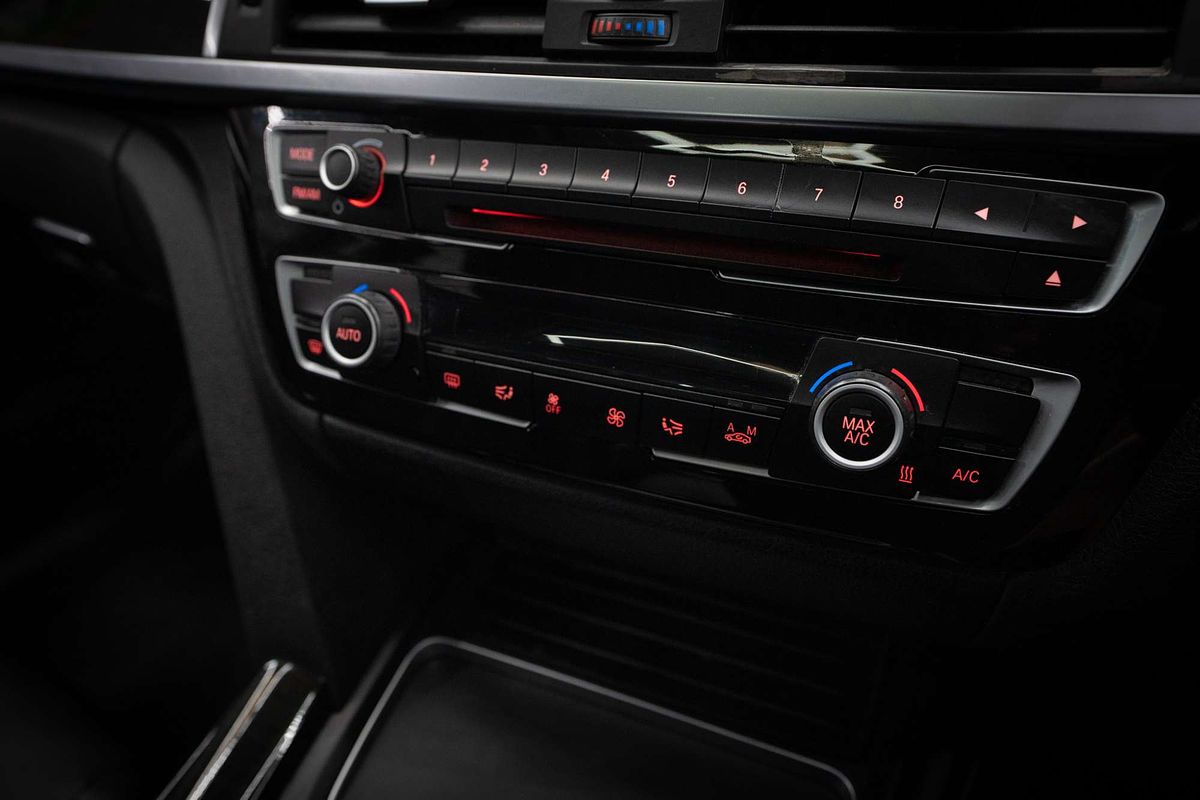 2015 BMW 3 Series 320d Sport Line F30