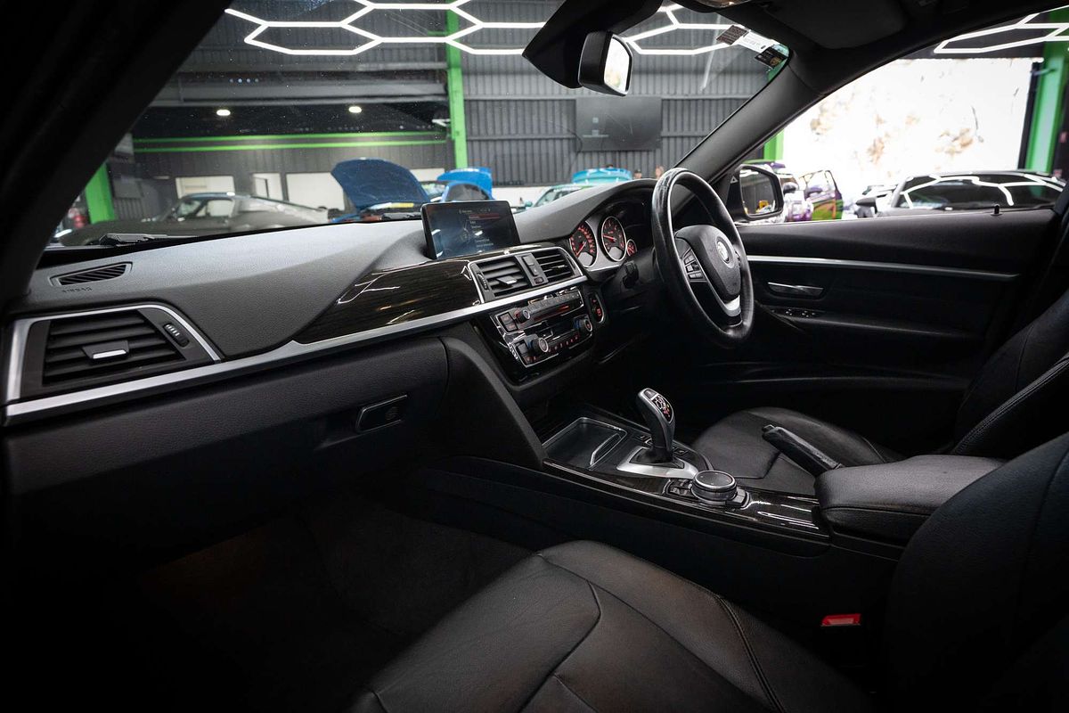 2015 BMW 3 Series 320d Sport Line F30