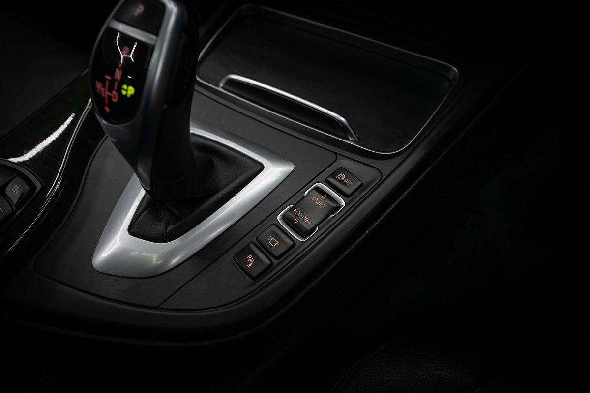 2015 BMW 3 Series 320d Sport Line F30