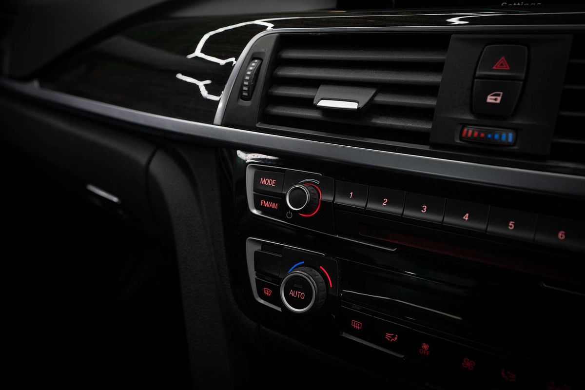 2015 BMW 3 Series 320d Sport Line F30