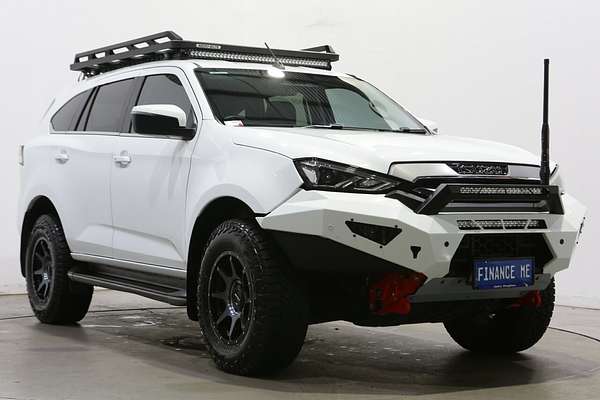 2022 Isuzu MU-X LS-T