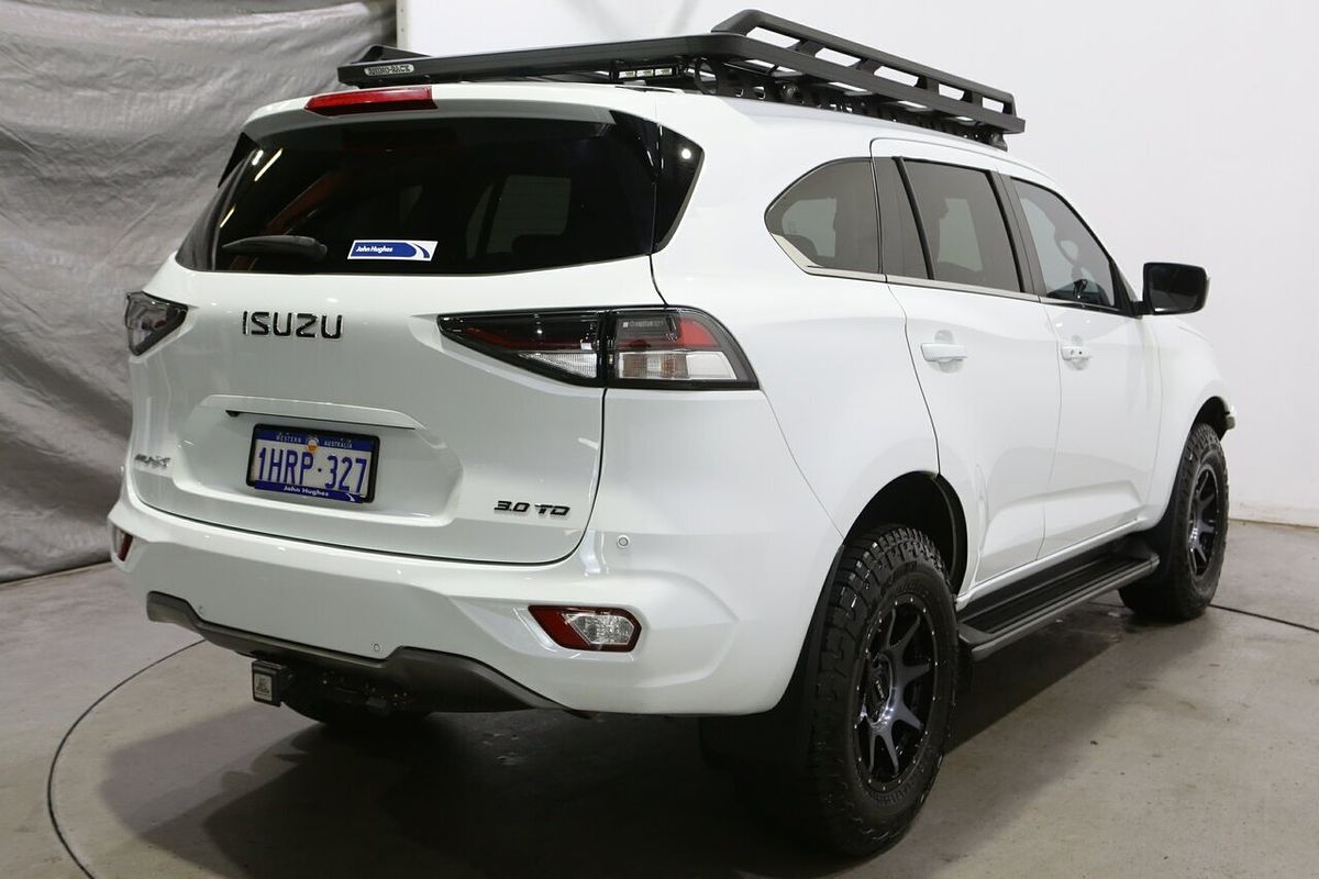 2022 Isuzu MU-X LS-T
