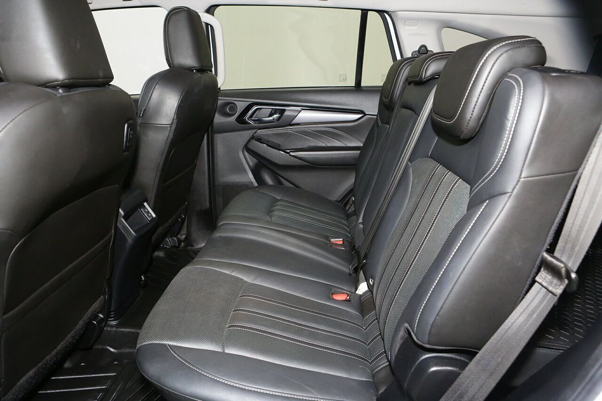 2022 Isuzu MU-X LS-T