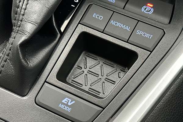 2020 Toyota RAV4 GXL AXAH52R