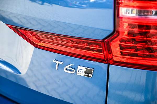 2017 Volvo XC60 T6 R-Design