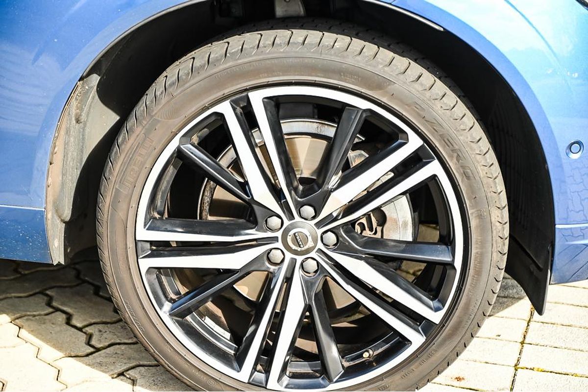 2017 Volvo XC60 T6 R-Design