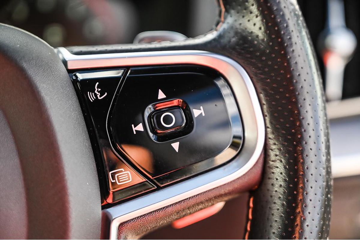 2017 Volvo XC60 T6 R-Design