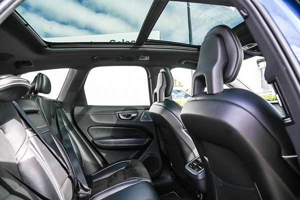 2017 Volvo XC60 T6 R-Design