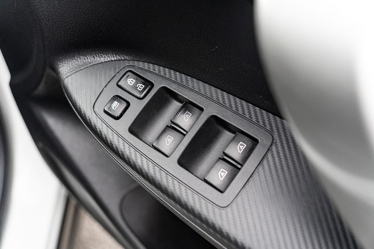 2024 Mitsubishi Eclipse Cross LS YB