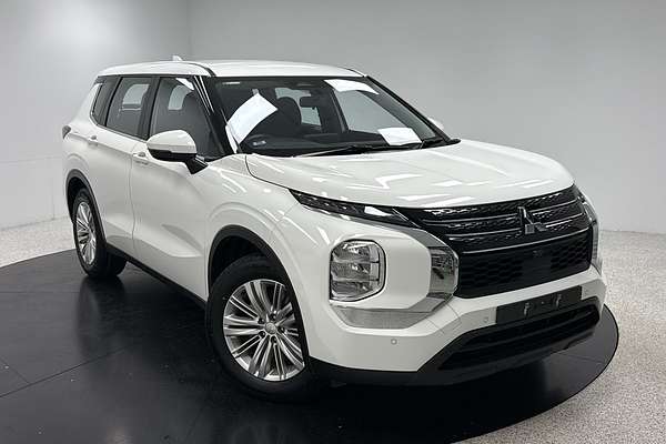 2022 Mitsubishi Outlander ES ZM