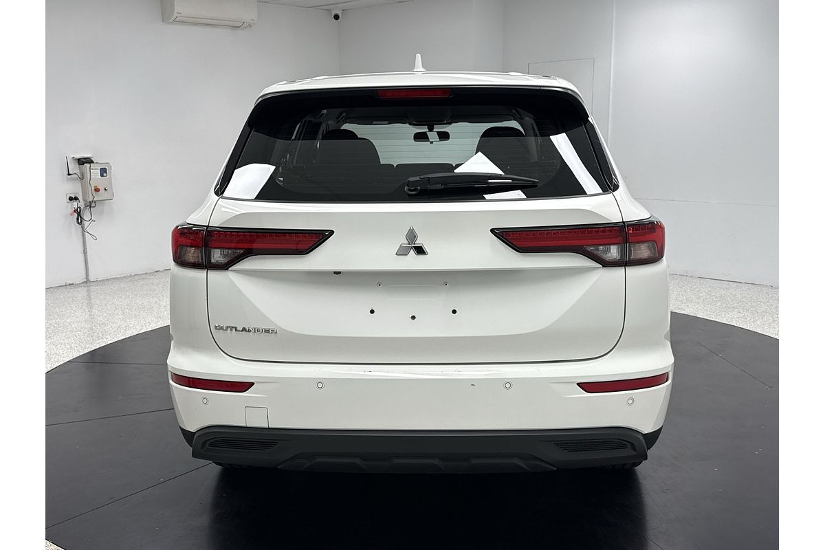 2022 Mitsubishi Outlander ES ZM
